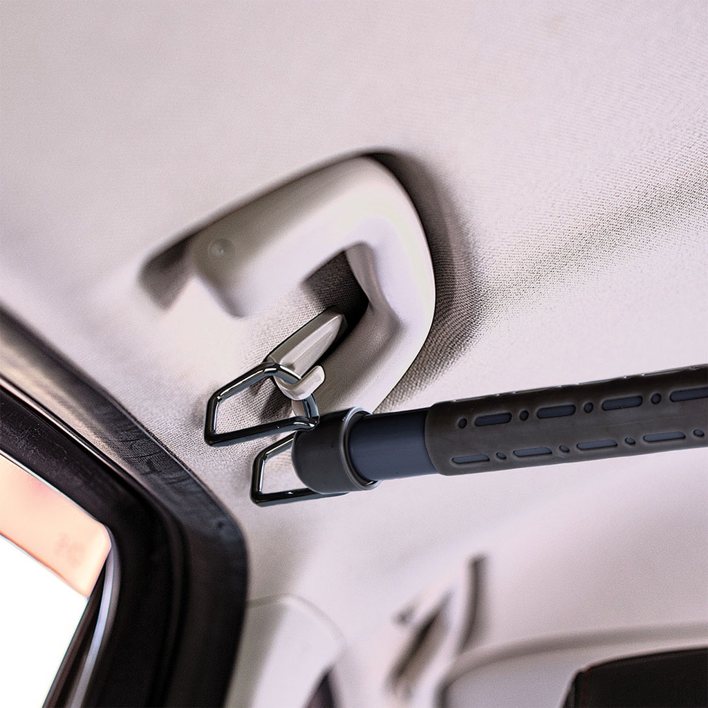 Car Clothes Bar